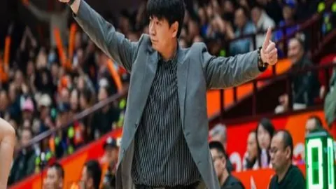 7月1日新任教练阿隆索：科巴姆报到在即，他的首次亮相